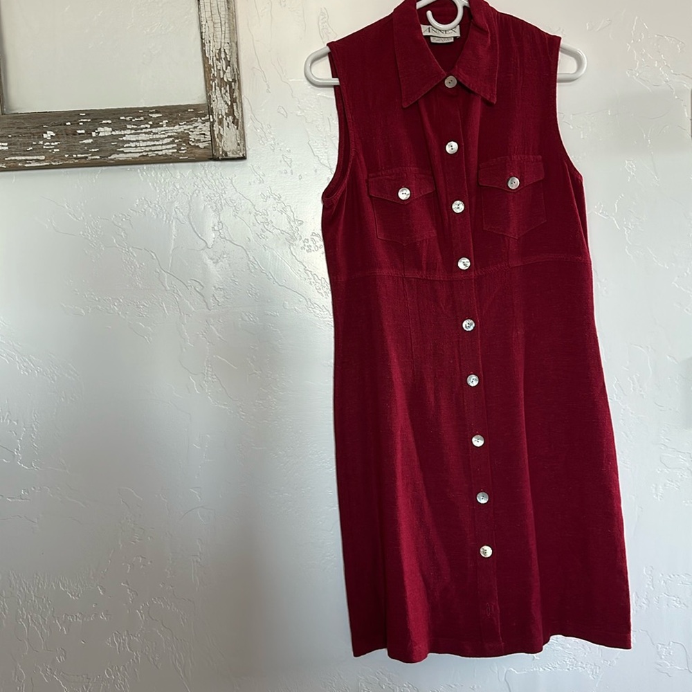 Vintage Casual Corner Sleeveless Midi Shirt Dress in Deep Red